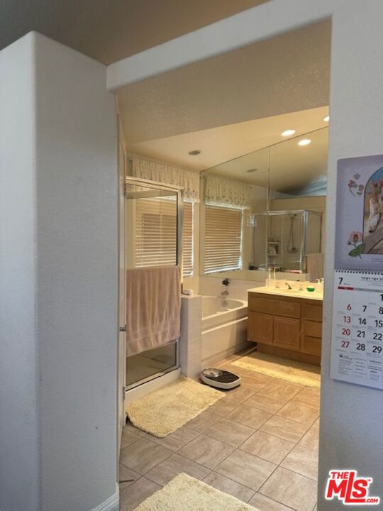 44 E Sutton Place, Palm Desert CA: https://media.crmls.org/mediaz/61b1d846-4ded-4965-a193-c01b6c38e66e.jpg