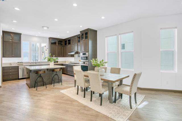 5792 Barley Rd, Dublin CA: https://media.crmls.org/mediaz/61b21d72-f1b2-404c-a8e8-9c9ed12c970b.jpg