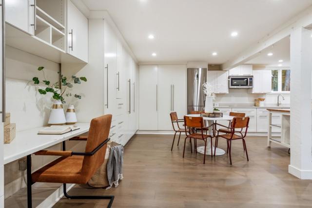 176 Los Trancos Circle, Portola Valley CA: https://media.crmls.org/mediaz/61b25a4e-6d81-480e-b464-be843f463fa5.jpg