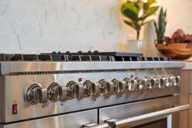 224 Loon Court, Foster City CA: https://media.crmls.org/mediaz/61b2765e-29c8-405b-8790-dd1f0b7cfdf2.jpg