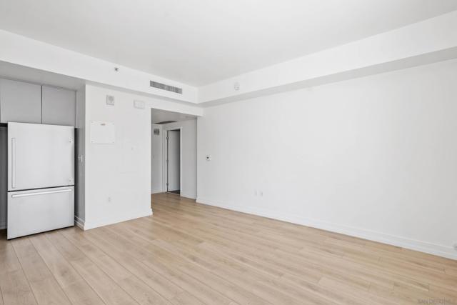 575 6th Ave, San Diego CA: https://media.crmls.org/mediaz/61b281d5-8d20-4af6-808e-7dafc6d2ae6c.jpg