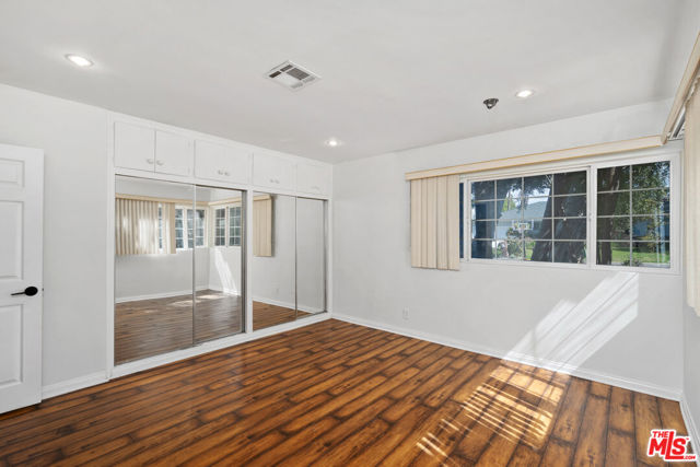 5159 Sophia Avenue, Encino CA: https://media.crmls.org/mediaz/61b395d7-de98-4e83-9b7e-db42c2be9dd6.jpg