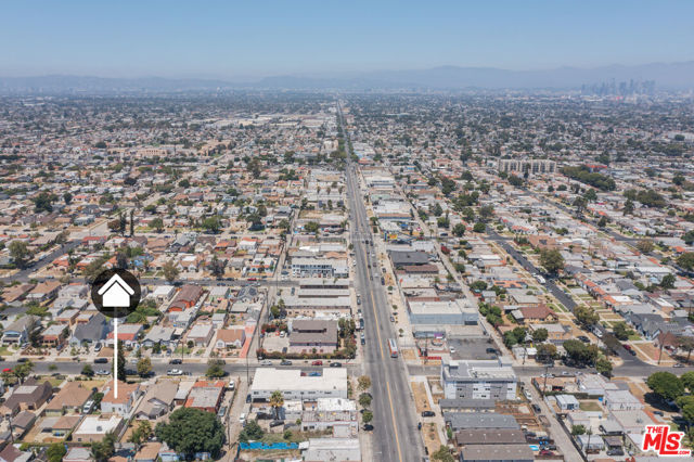 1826 W 78th Street, Los Angeles CA: https://media.crmls.org/mediaz/61b440b9-ca12-4ecf-aa57-a8f1cb0382c0.jpg
