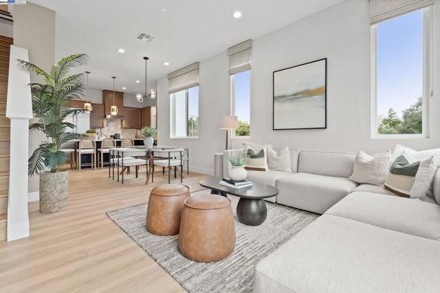 985 Harcot Court, San Jose CA: https://media.crmls.org/mediaz/61b52c38-bdf9-44e1-9ff8-0b070abb0604.jpg