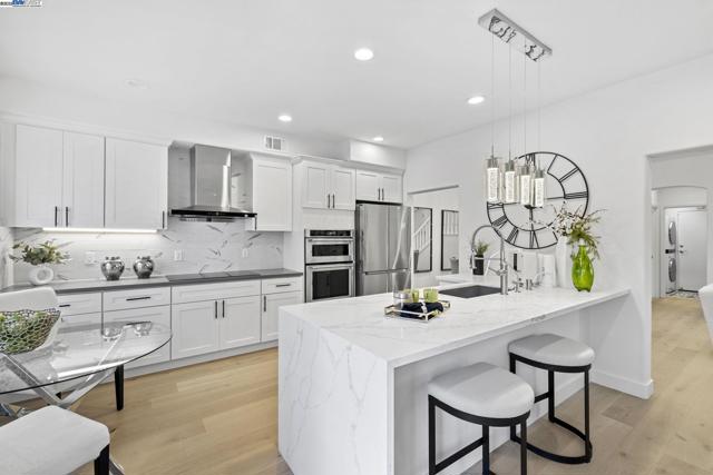 24 Dauphine, Newport Coast CA: https://media.crmls.org/mediaz/61b5f3c0-2ca4-4b24-a135-219174ead2ae.jpg