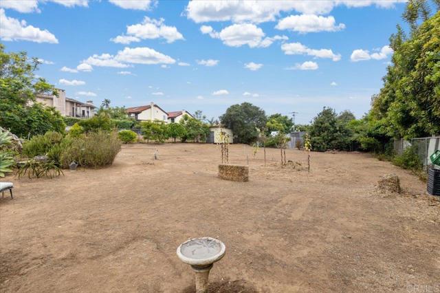 334 Date Avenue, Carlsbad CA: https://media.crmls.org/mediaz/61b7b2e0-dce8-47cf-bbad-c526224a8aeb.jpg