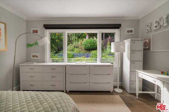 3479 Mandeville Canyon Road, Los Angeles CA: https://media.crmls.org/mediaz/61b81b75-b1bd-4b04-93d5-1786222c564b.jpg