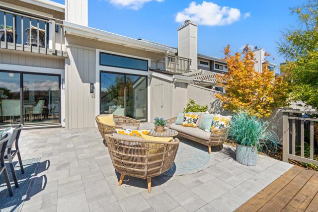 17 Spinnaker Place, Redwood City CA: https://media.crmls.org/mediaz/61b8744b-4d2f-4cf6-ab00-637afdcb9179.jpg