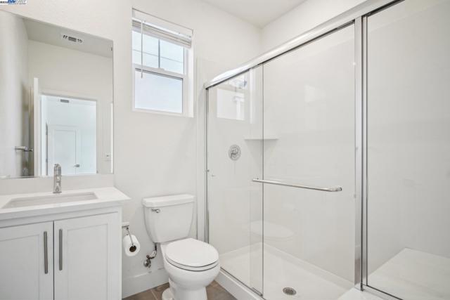 Image 29 of 60 For 37450 Watersail Way