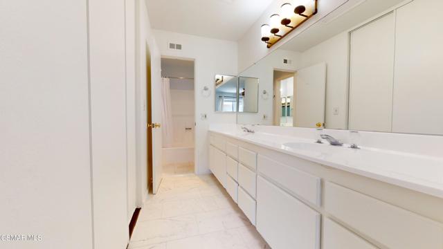 232 Gazania Court, Thousand Oaks CA: https://media.crmls.org/mediaz/61b9b6d2-7dc6-49fa-a425-efb1b5fcbddd.jpg