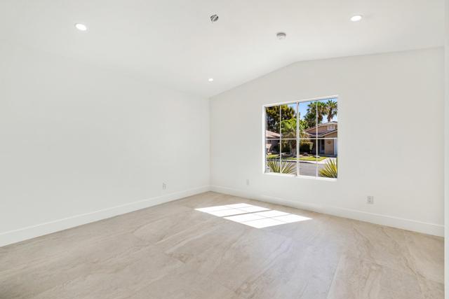 Image 30 of 41 For 49651 Lincoln Drive