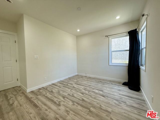 5248 Whitsett Avenue, Valley Village CA: https://media.crmls.org/mediaz/61bb12c2-b3b7-4cc8-b05c-8669a9190971.jpg