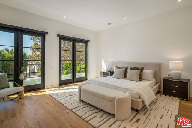 636 N Kilkea Drive, Los Angeles CA: https://media.crmls.org/mediaz/61bb8e4d-6de6-49c0-8626-97a962d17953.jpg