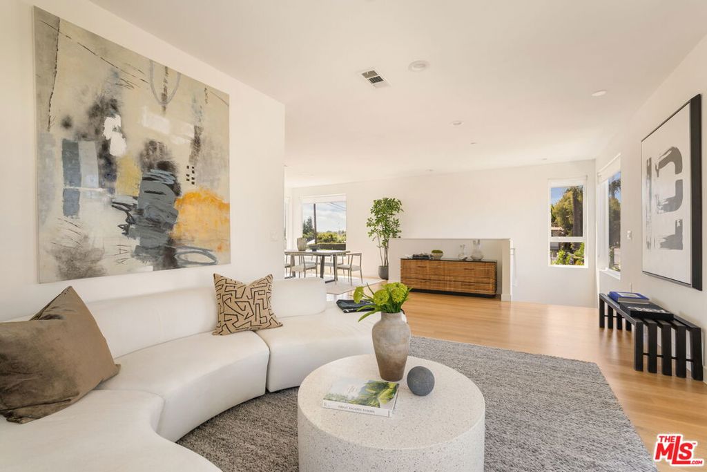 11724 Culver Boulevard #12