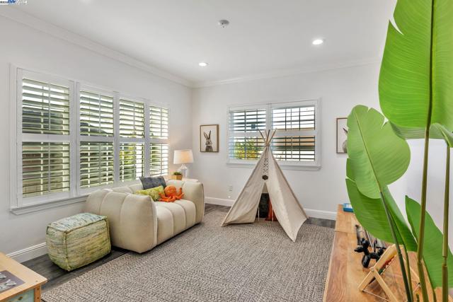 4597 Edwards Ln., Castro Valley CA: https://media.crmls.org/mediaz/61bbeaa6-33d7-4edb-9489-9568bc85de7a.jpg