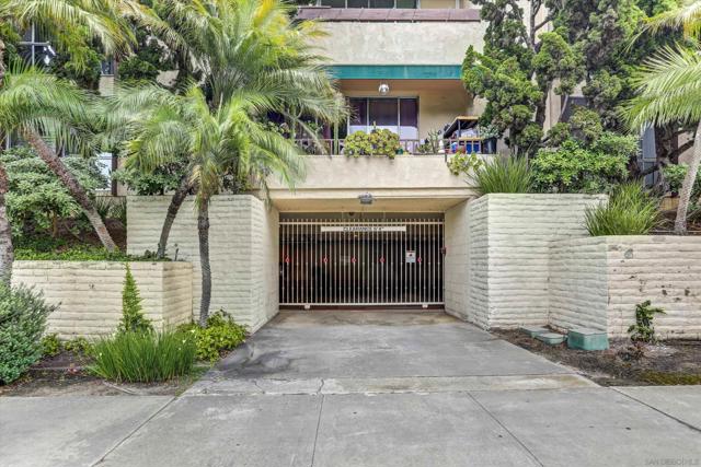 6455 La Jolla Blvd, La Jolla CA: https://media.crmls.org/mediaz/61bc698a-14d2-4970-97df-504790ff5421.jpg
