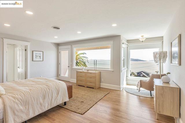 539 Golden Gate Ave, Richmond CA: https://media.crmls.org/mediaz/61bcfccb-d2ea-42ff-89b9-ab2e690128b9.jpg