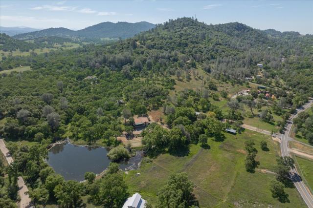 10207 Pool Station Road, Angels Camp CA: https://media.crmls.org/mediaz/61bd0afe-84ac-4f3c-b96f-b020f5ec2162.jpg