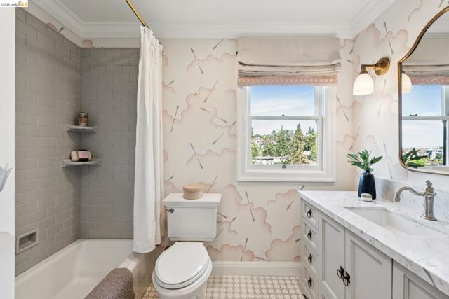 Image 42 of 60 For 906 Paramount Rd