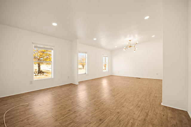 62851 Aberdeen Drive, Joshua Tree CA: https://media.crmls.org/mediaz/61bdc249-07ec-406a-9728-5d62e7524bb7.jpg