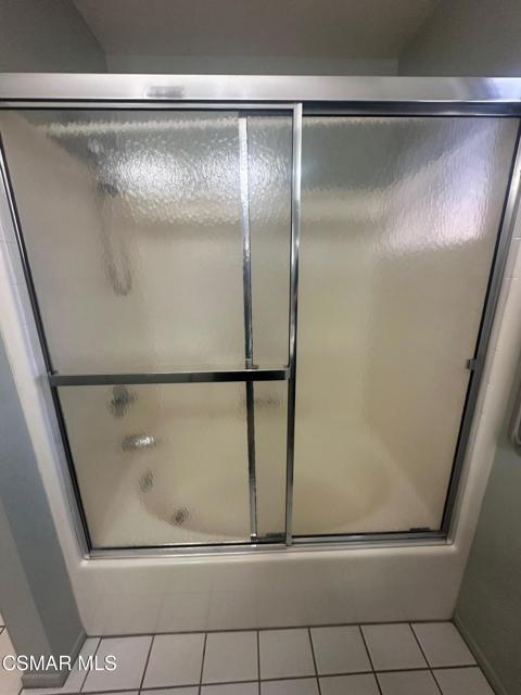 Principal 1 tub and shower