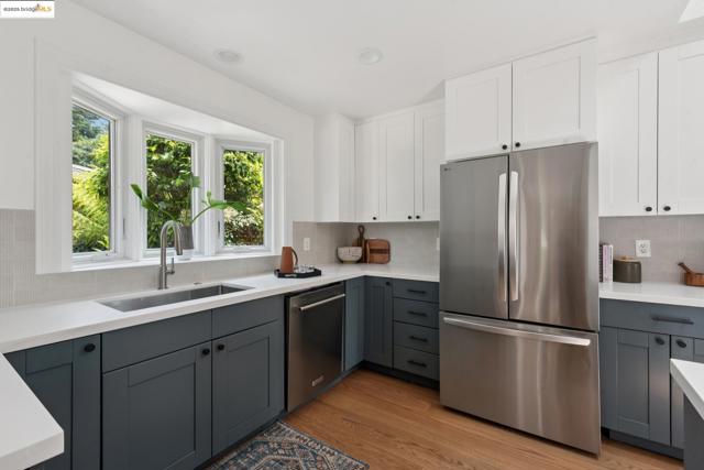 1270 Queens Rd, Berkeley CA: https://media.crmls.org/mediaz/61bf03ae-3245-4823-8336-f82e613734a0.jpg