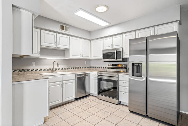 1391 Sunflower Circle S, Palm Springs, CA 92262