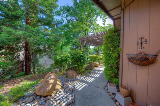 2617 Star Tree Ct., Martinez CA: https://media.crmls.org/mediaz/61bf8a3e-bee9-484b-a919-8cb278dfe350.jpg
