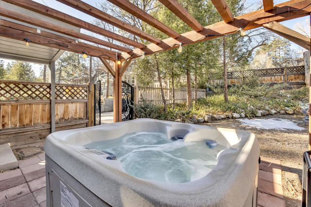 25585 Alderwood St Street, Idyllwild CA: https://media.crmls.org/mediaz/61bf8d36-76ce-470b-ac3e-b830605e1038.jpg