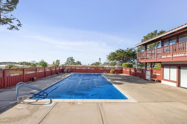 3 Coral Way, Half Moon Bay CA: https://media.crmls.org/mediaz/61bfb127-3c4c-4643-b6aa-795df6f97c8b.jpg