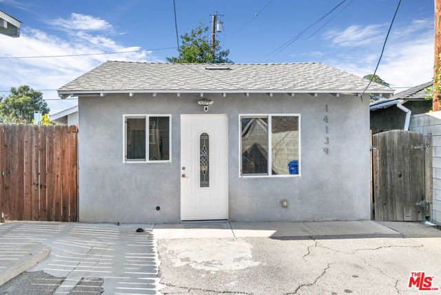 14139 Gault Street, Van Nuys CA: https://media.crmls.org/mediaz/61c01a5e-936b-4bd7-8156-52498ce0f02e.jpg