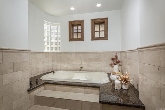 Detail Gallery Image 27 of 65 For 120 C Ave #303,  Coronado,  CA 92118 - 2 Beds | 2 Baths