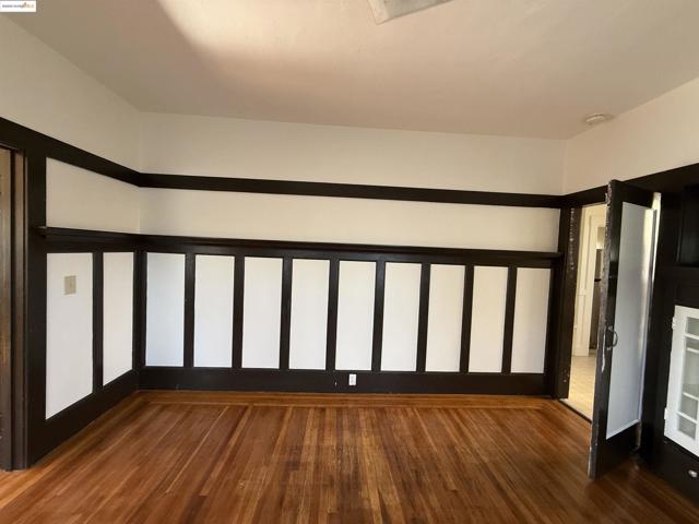 3999 Clarke, Oakland CA: https://media.crmls.org/mediaz/61c15a67-fdb6-4f13-a8f0-f38bb93f9927.jpg