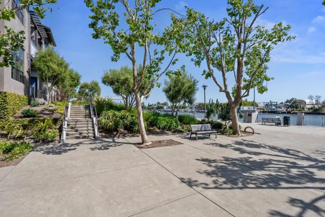 2853 Regatta Drive, Oakland CA: https://media.crmls.org/mediaz/61c21fe8-bef2-415d-9f6e-909adf4d298b.jpg