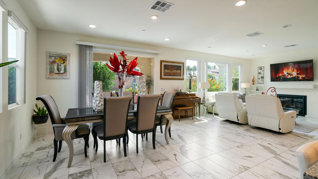 https://media.crmls.org/mediaz/61c258b8-2365-4566-9ed0-a981cd6d3fbf.jpg?preset=X-Large