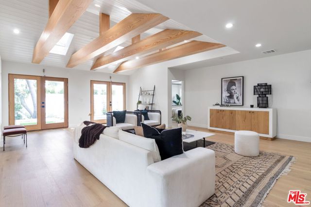 Image 20 of 56 For 4525 Greenbush Avenue