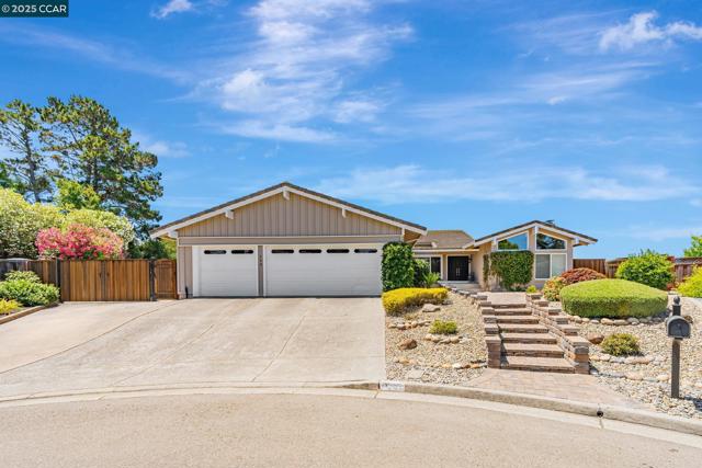 130 Samoa Ct, San Ramon CA: https://media.crmls.org/mediaz/61c35563-89d3-4ad3-b6ed-1a5ec10a7acc.jpg