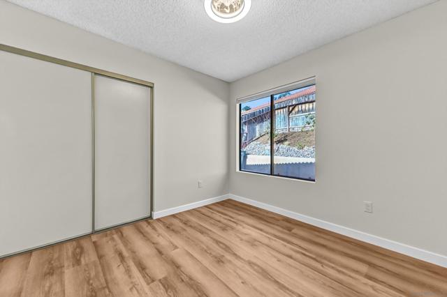 1412 Timber Gln, Escondido CA: https://media.crmls.org/mediaz/61c3d3a1-b802-4539-b75f-da1f70315e89.jpg
