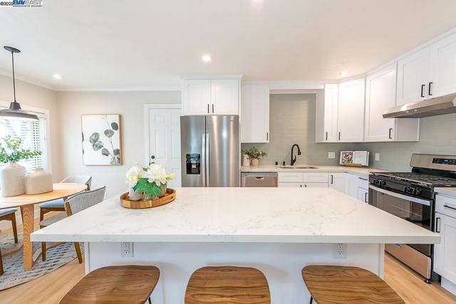 963 Douglas Dr, San Leandro CA: https://media.crmls.org/mediaz/61c41c27-33b1-4bf5-b432-7834a5c2b2b0.jpg
