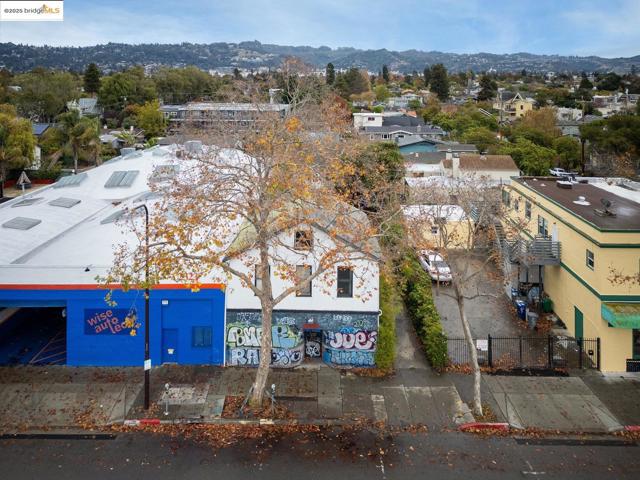 2331 San Pablo Ave, Berkeley CA: https://media.crmls.org/mediaz/61c424c4-da05-4c01-9855-d20d8e177706.jpg
