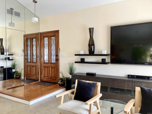 Detail Gallery Image 6 of 51 For 5447 Por Techo Ct, San Diego,  CA 92124 - 6 Beds | 3 Baths