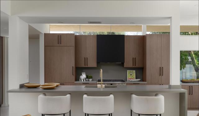 139 Desert Lakes Drive, Palm Springs CA: https://media.crmls.org/mediaz/61c48829-d154-4148-9730-44a213c8a498.jpg