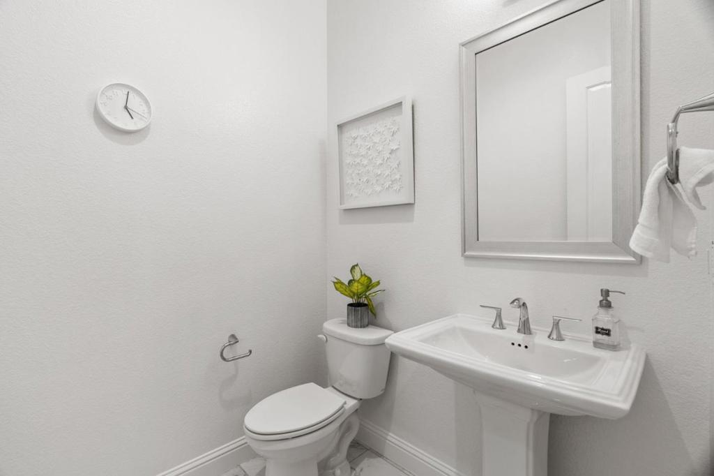 https://media.crmls.org/mediaz/61c48d63-51da-45c4-9fea-8d335385447c.jpg?preset=X-Large
