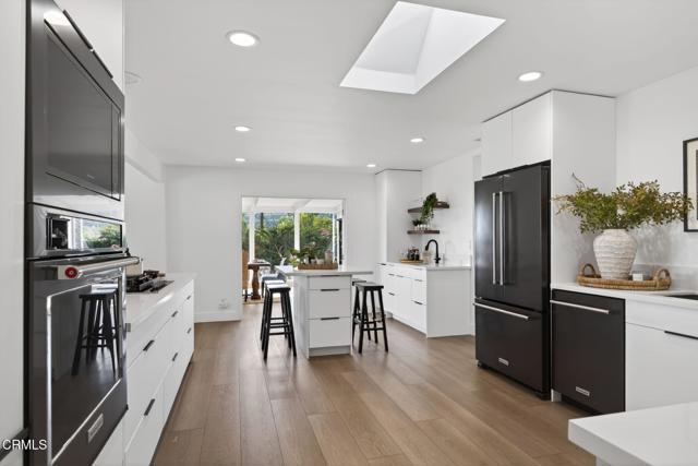 Detail Gallery Image 13 of 61 For 1221 Colina Vt, Ventura,  CA 93003 - 4 Beds | 2/1 Baths