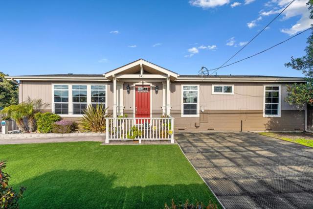 541 Casanova Avenue, Monterey CA: https://media.crmls.org/mediaz/61c5817e-0794-4868-8070-38821039d46c.jpg