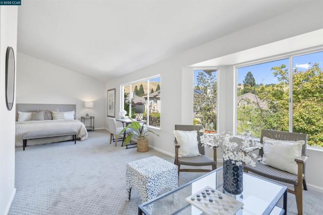 5 Stuart Place, Danville CA: https://media.crmls.org/mediaz/61c58fc9-6eb3-40bd-b251-2be4b1c97608.jpg