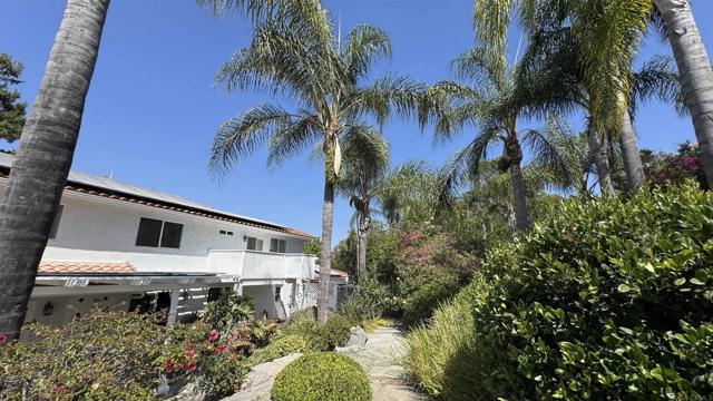 15696 Oakstand Road, Poway CA: https://media.crmls.org/mediaz/61c5b4a0-91d7-41a4-a8e0-189f2309d770.jpg