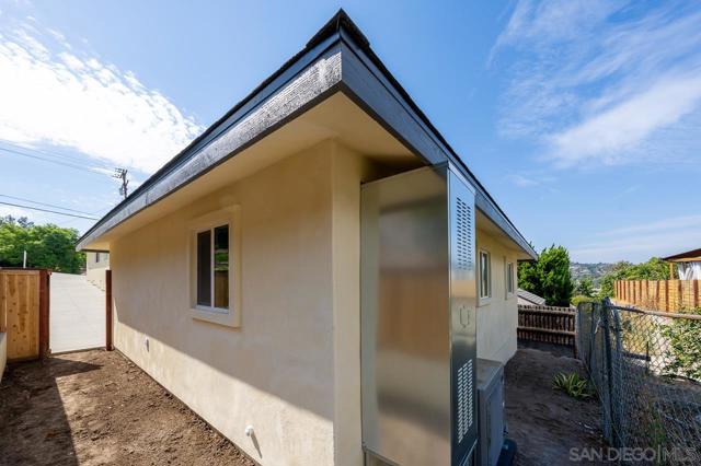 3335 37 S Barcelona St., Spring Valley CA: https://media.crmls.org/mediaz/61c61bb7-9558-47fe-8b27-664d6aaee158.jpg