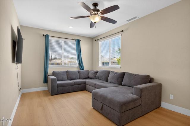 Detail Gallery Image 23 of 42 For 8514 Morningstar Ln, Canoga Park,  CA 91304 - 4 Beds | 4 Baths