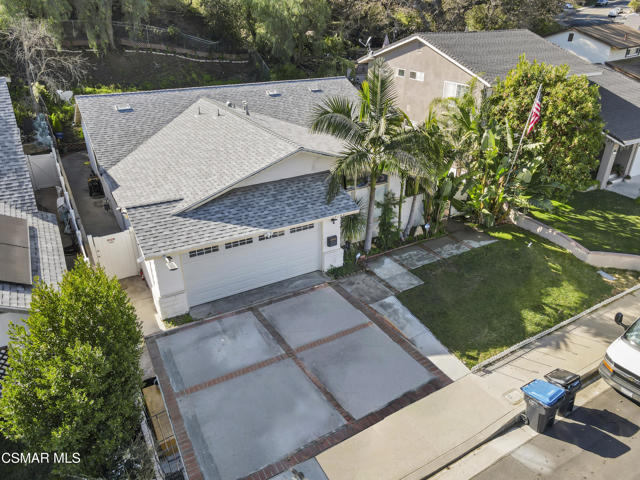 29148 Hillrise Drive, Agoura Hills CA: https://media.crmls.org/mediaz/61c67c9b-ddc1-4f10-aa8d-b8853272b239.jpg